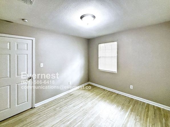 253 Lawrence Rd