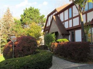 5 Sandy Ln, Pittsford, NY 14534