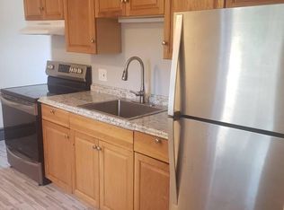 8 Saunders St #2, Salem, MA 01970