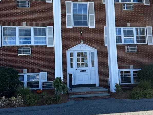 98 Main St #G2, Stoneham, MA 02180