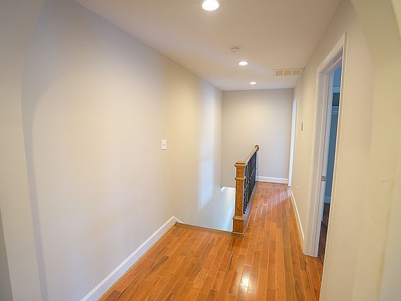 5th image of 613 Spottswood St