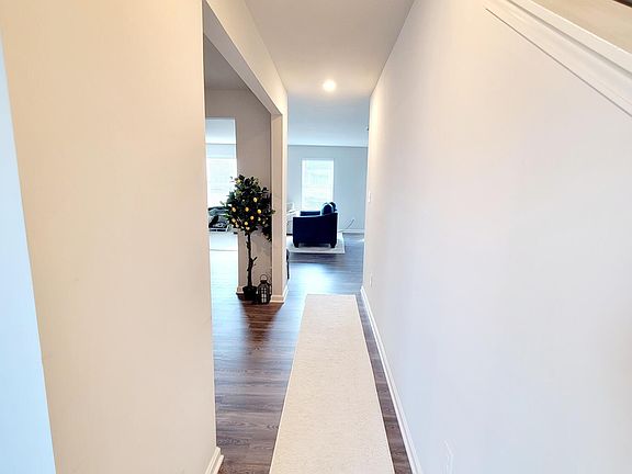 4th image of 288 Gaston Cir