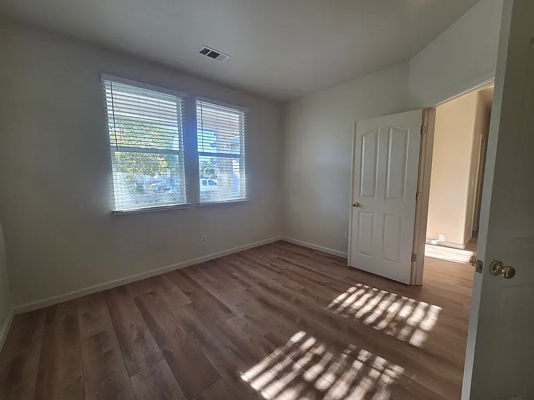 1646 Mallard St — Photo 7