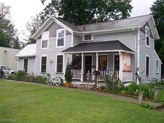 2nd image of 1001 Main St