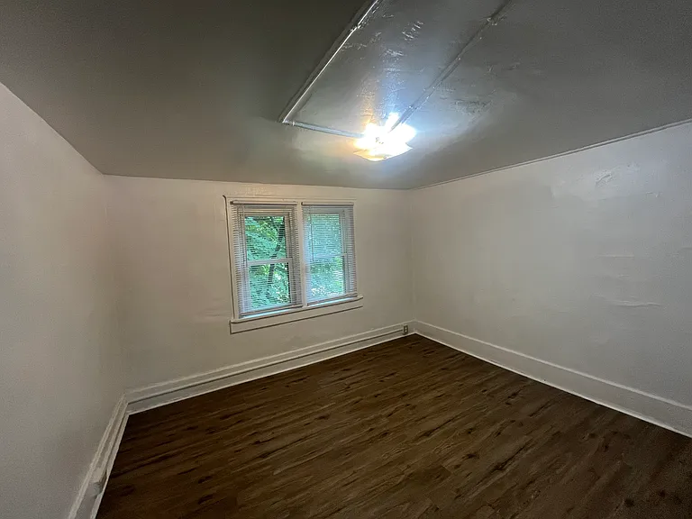 2 bed, 1.0 bath, $825 — Photo 5