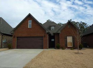 1049 Pine Valley Dr, Calera, AL 35040