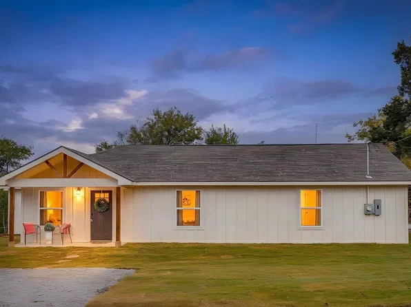 131 Choctaw Trl, Whitney, TX 76692