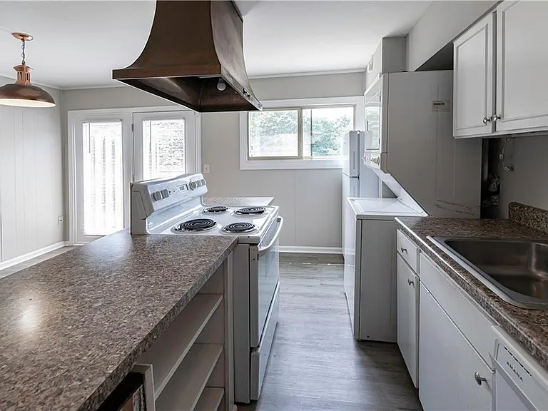 3071 Colonial Way #E — Photo 8