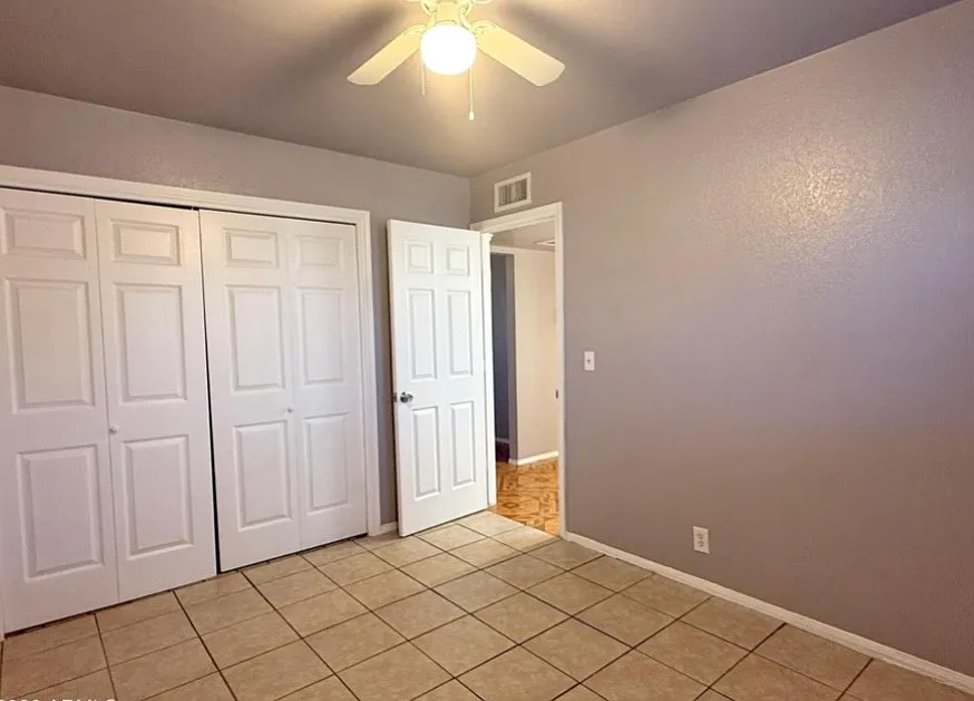 2 bed, 850 sqft, $1,100 — Photo 3