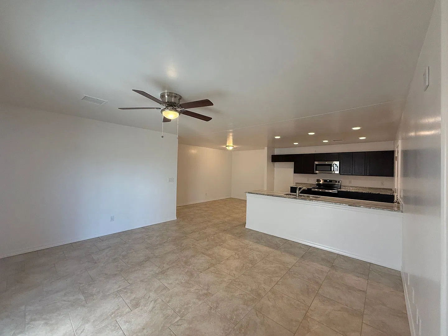 953 Berk Ave — Photo 3