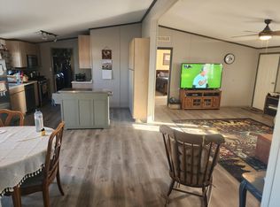 41 County Road 307, Saratoga, WY 82331