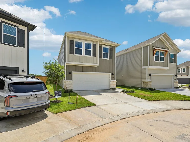 4215 Pine Springs Ct — Photo 3