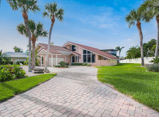 2 Willow Green Dr, Cocoa Beach, FL 32931