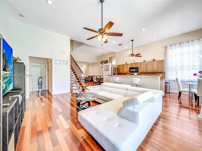 1241 S 13th Ave — Photo 19