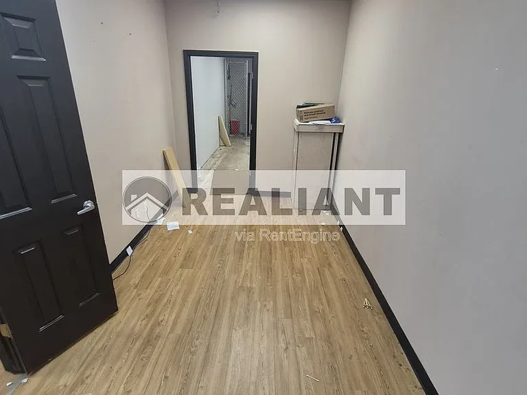 1701 Madison Ave #B — Photo 7