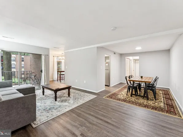 3376 Woodburn Rd APT 23, Annandale, VA 22003