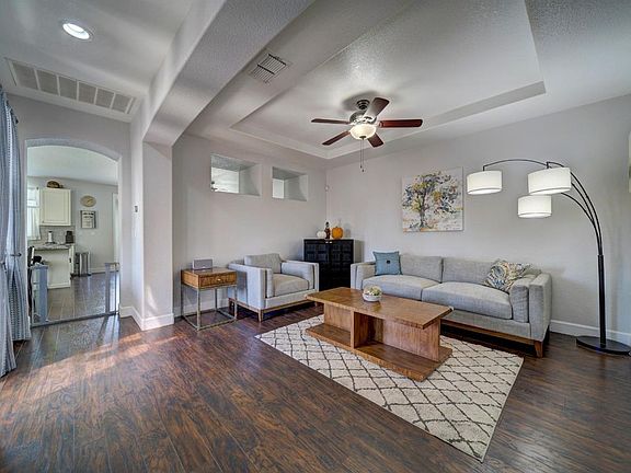 4th image of 7601 Rosehall Dr