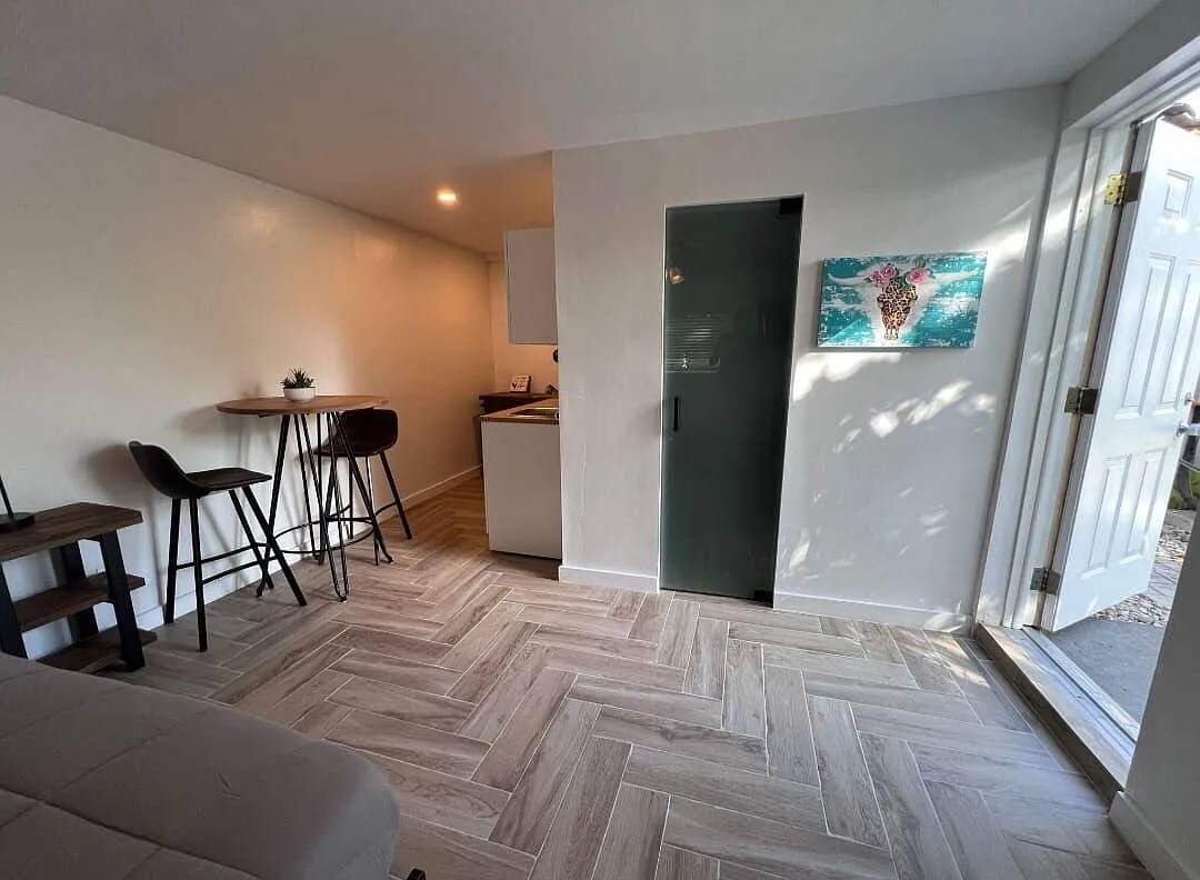 Studio, 1.0 bath, 450 sqft, $1,800 — Photo 3