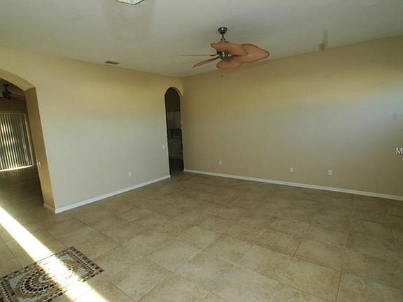 2nd image of 22040 Yachtclub Ter
