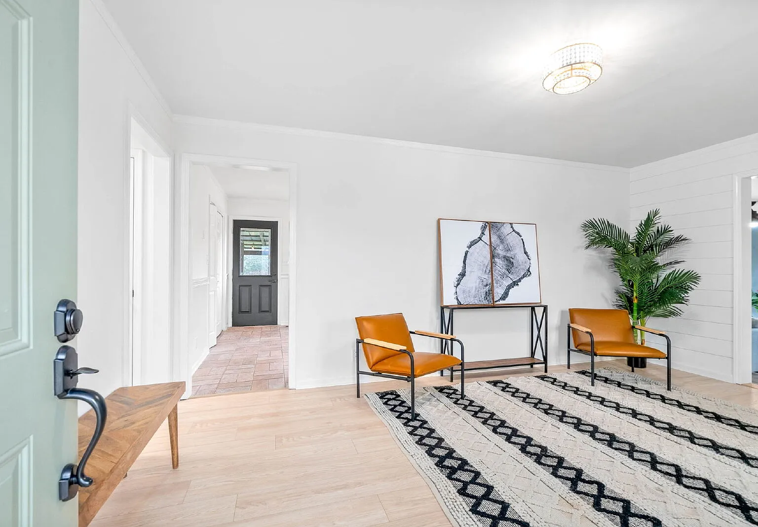 3 bed, 1.5 bath, 1468 sqft, $2,200 — Photo 4