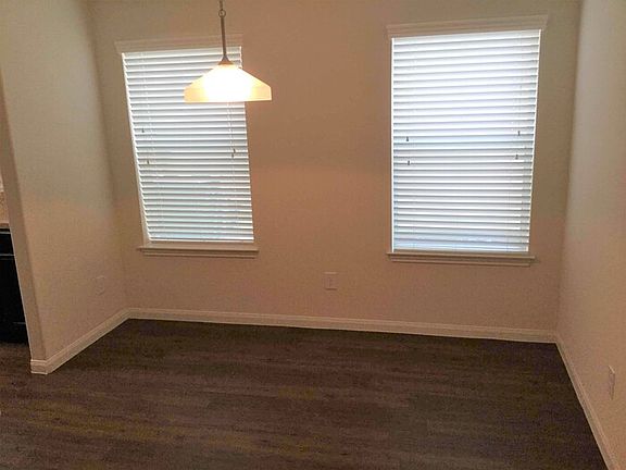 5th image of 722 Horseshoe Springs Ln