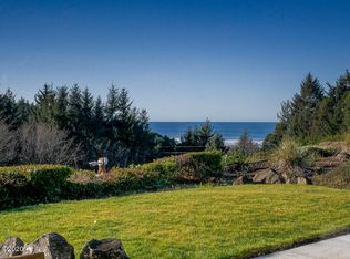 142 NE 33rd St, Newport, OR 97365