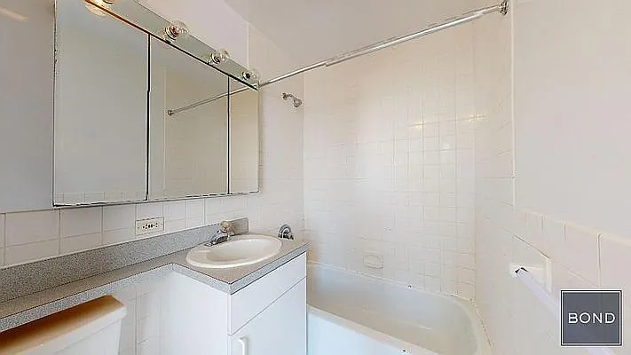 Rented by Bond New York | media 5