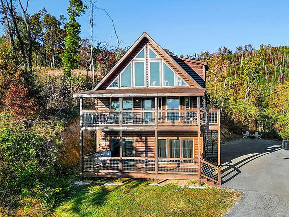 2nd image of 1116 Pine Top Ln