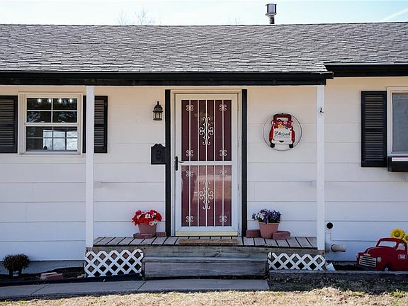 4th image of 11562 NE Packard Ln