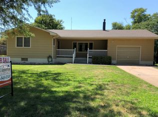 121 8th St, Phillipsburg, KS 67661