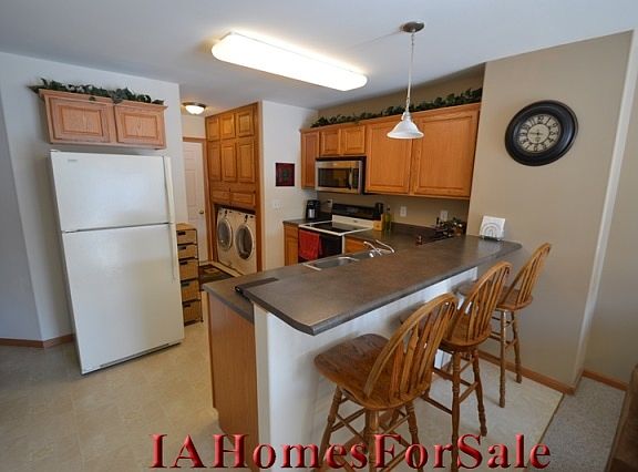 Eat-In Kitchen with raised bar.