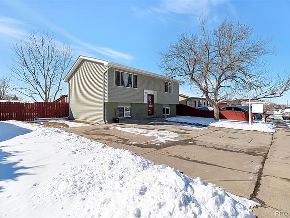 2nd image of 913 Cottonwood Ct