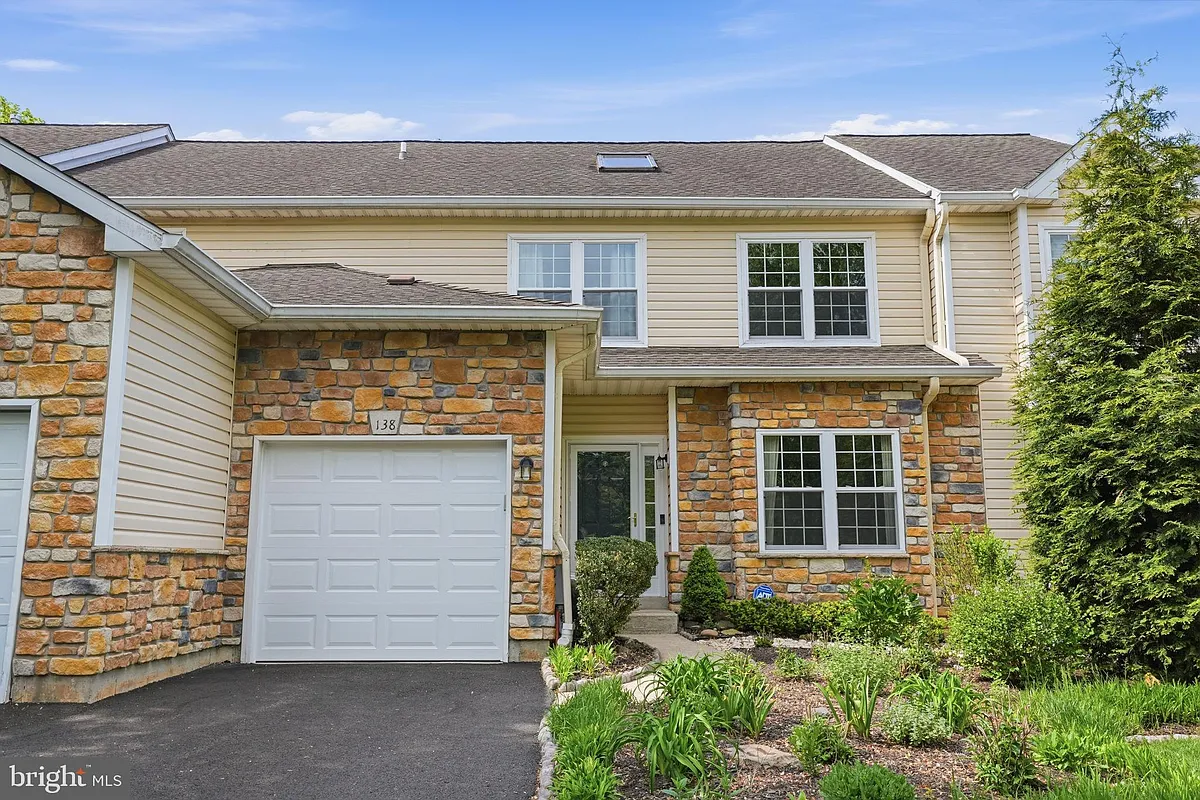 Building Photo - 138 Medinah Dr