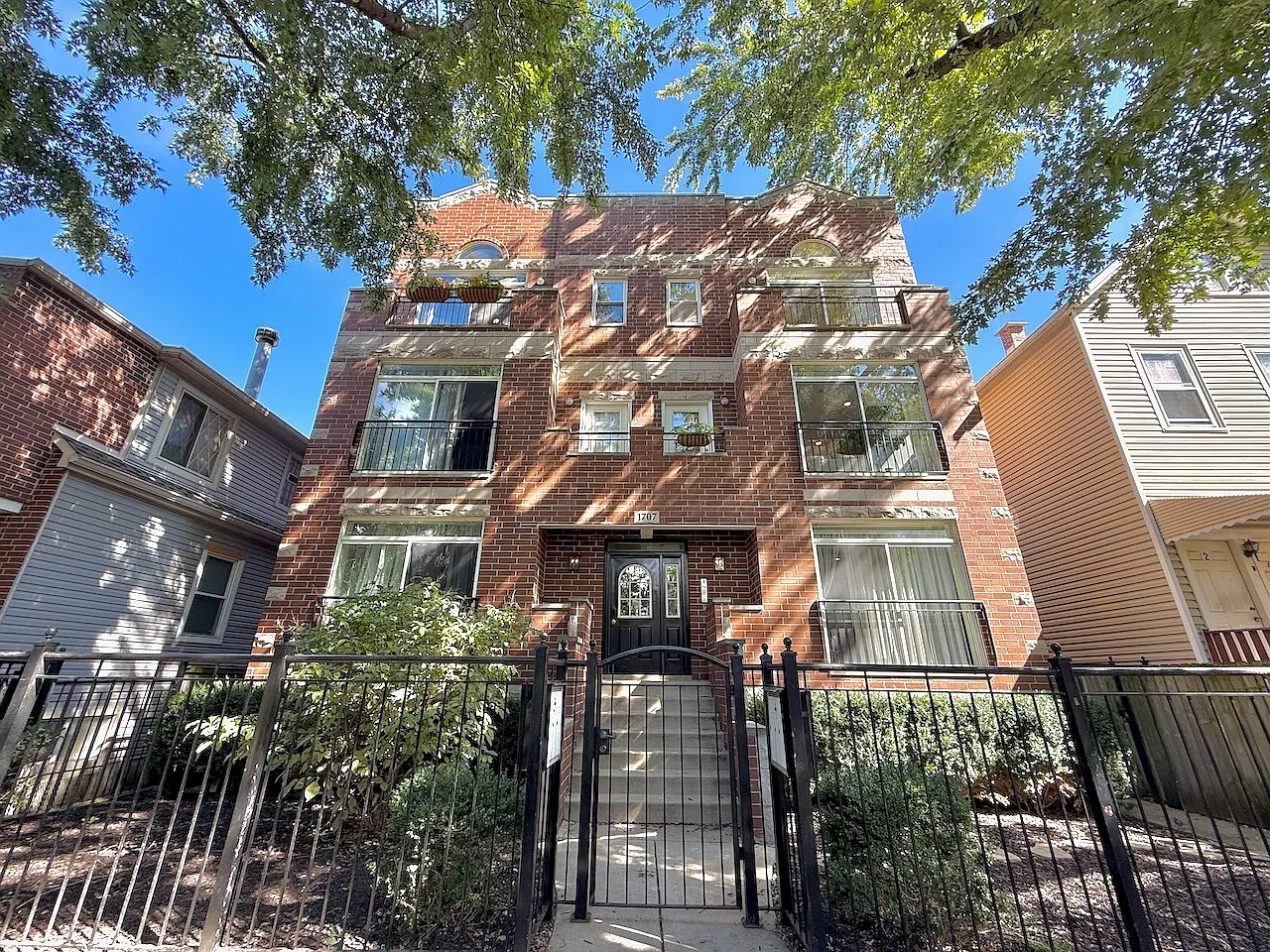 2 bed, $4,000 — Photo 1