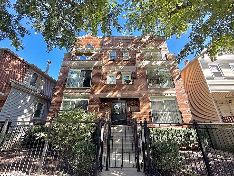 1707 N Artesian Ave #3N