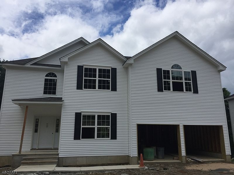 2nd image of 8 Locust Ct