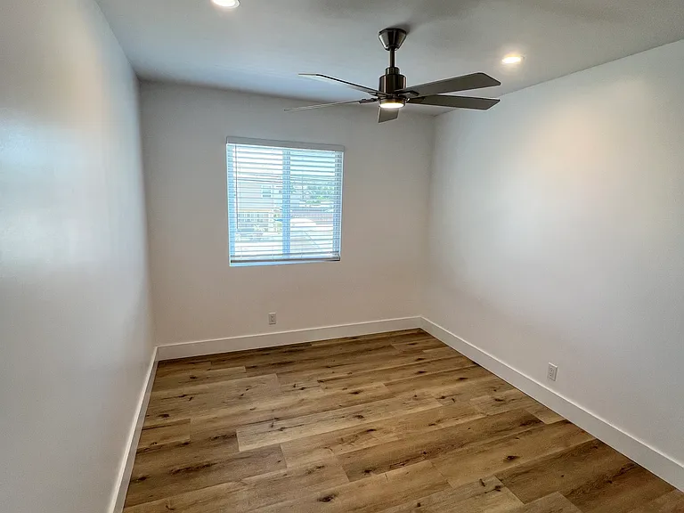 8731 La Salle St #3 — Photo 9