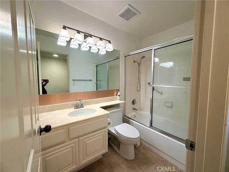 1000 E California Blvd #301 — Photo 12