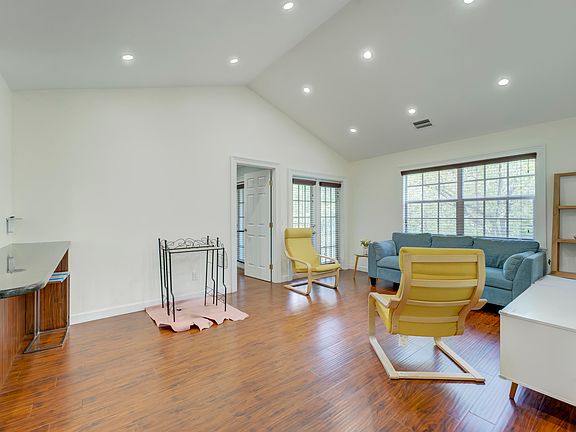 3rd image of 1616 SE Green Acres Circle #204