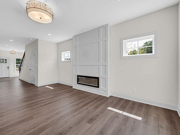 2nd image of 17 Moorebrooke Rd
