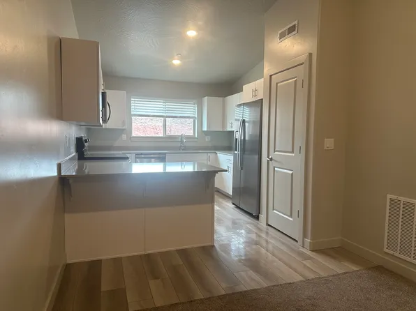 179 N Lone Rock Dr #304, Hurricane, UT 84737