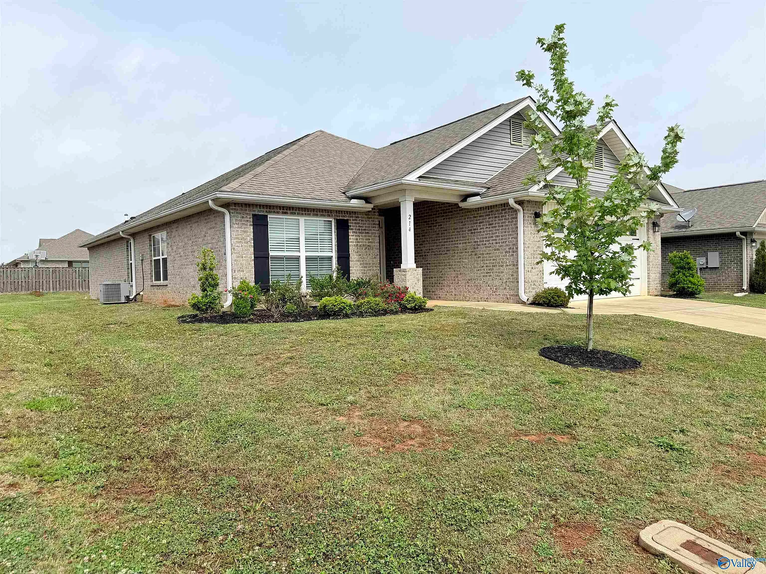 4 bed, 2.0 bath, 1820 sqft, $1,945 — Photo 2
