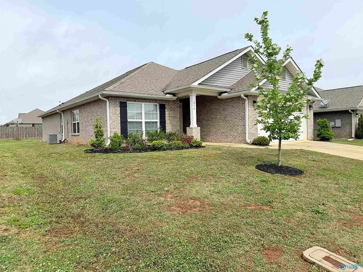 Building Photo - 214 Alonzo Toney Dr