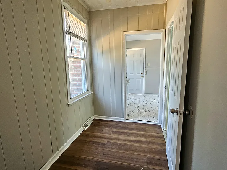 387-01 Blatchley Ave #1A — Photo 11