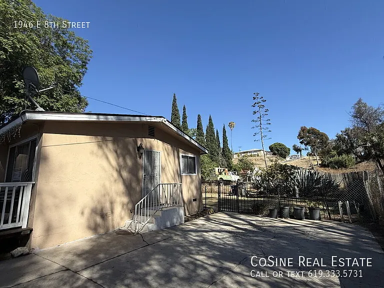 1946 E 8th St — Photo 2