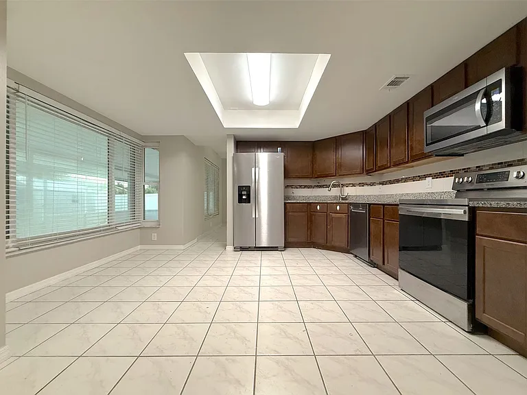 8221 Granada Blvd — Photo 12