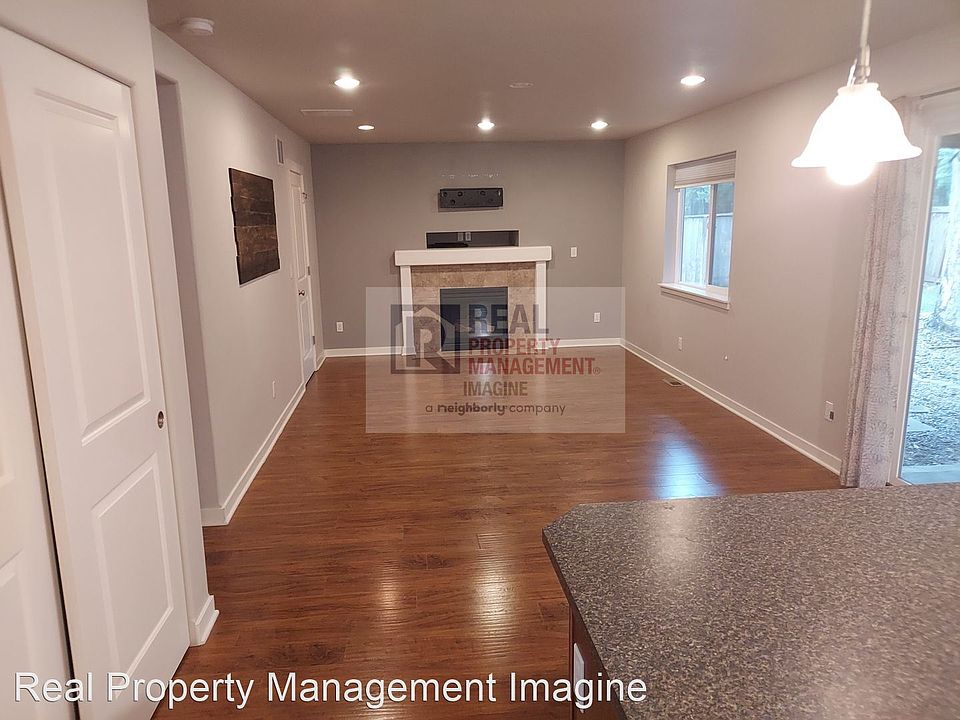 1st image of 3018 31st Ln NE