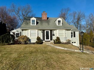 16 Killian Ave, Trumbull, CT 06611