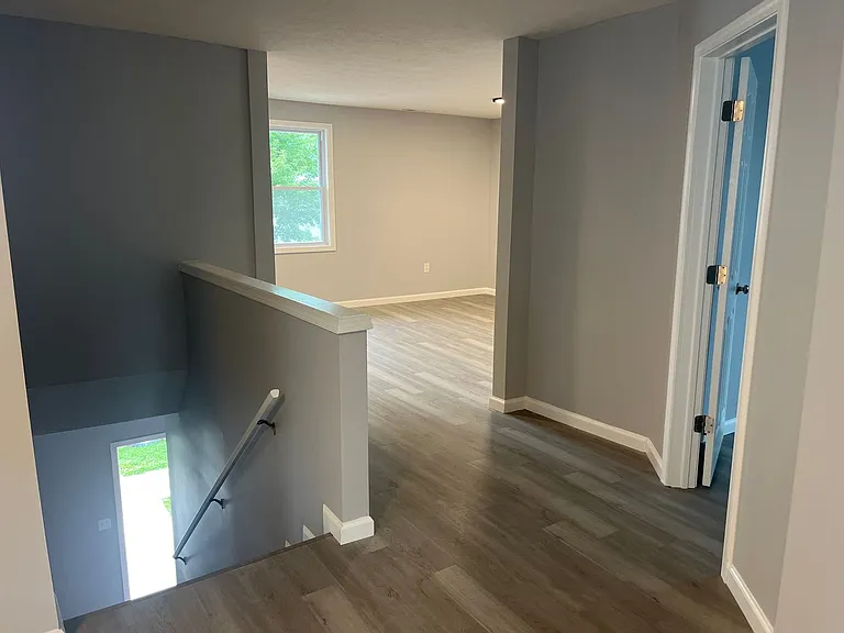 113 W College Street — Photo 12