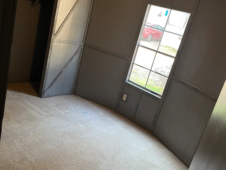 5542 Whites Ferry Rd — Photo 8